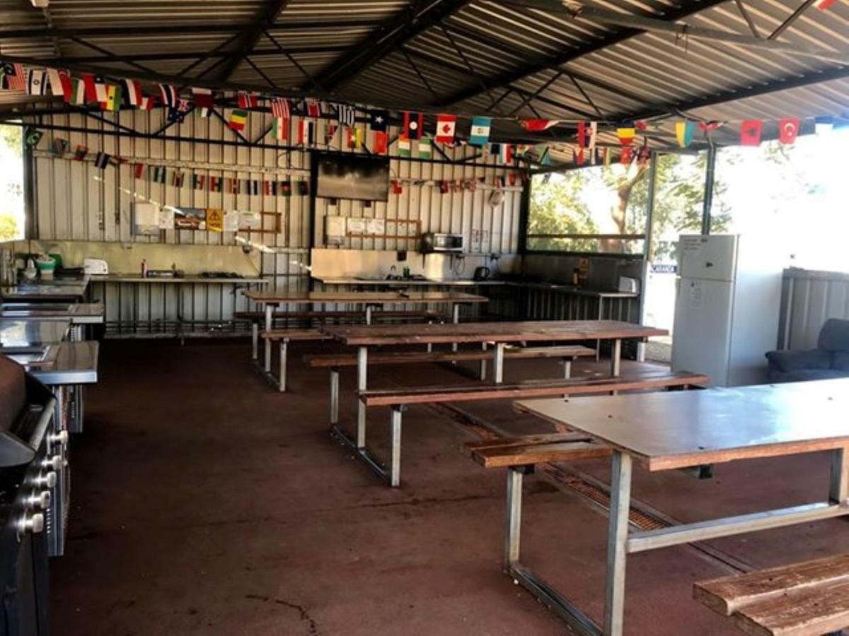 Tom Price Tourist Park酒店 外观 照片
